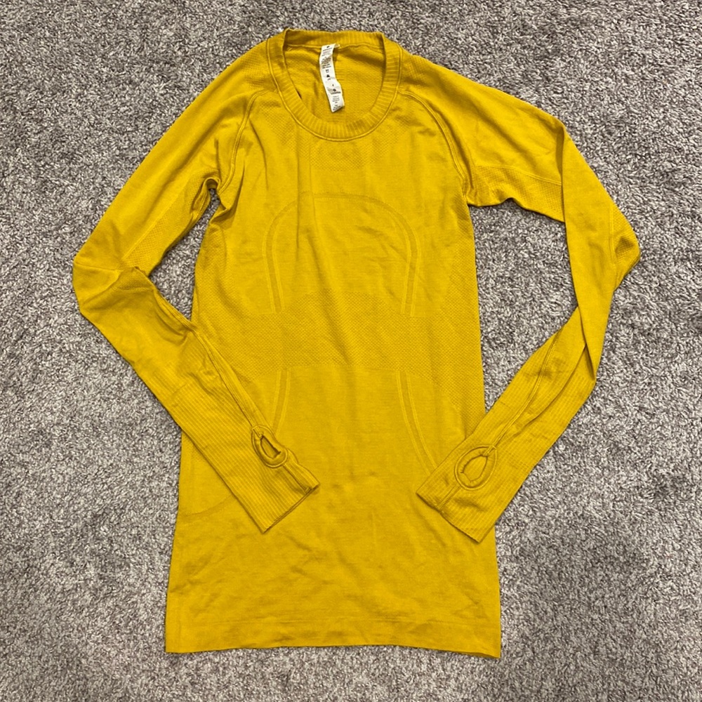 SWIFTLY TECH LONG SLEEVE CREW 
Honeycomb/Honeycomb
Size: 4